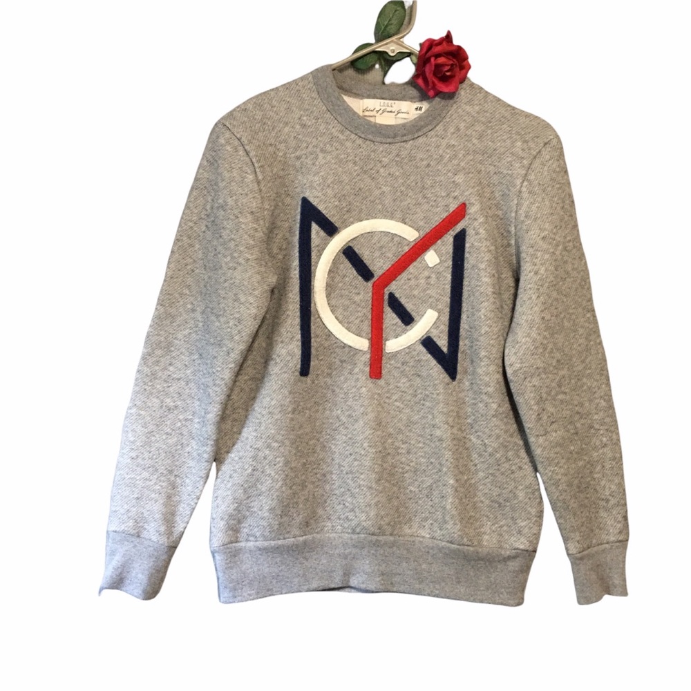 H&M L.O.G.G. Gray NYC Graphic Logo Crewneck Sweatshirt XS NWOT red white blue